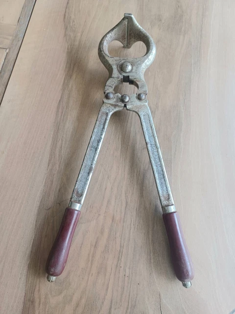 ANCIENNE PINCE À avoyer objet outil ancien collection old tool garanto